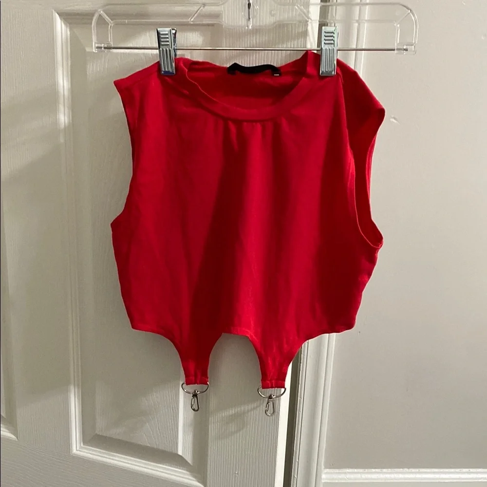 Red Sleeveless Crop Top with Clips - Picture 1 of 3